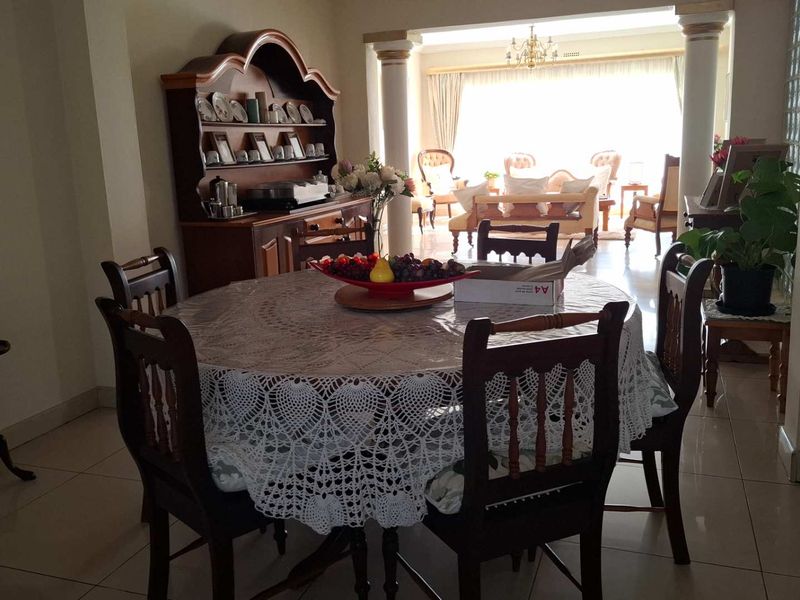 Beautiful Home for the Larger Family - Photo 10