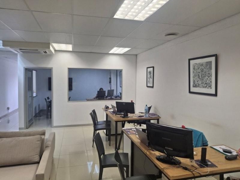 OFFICE / SHOP TO LET - SOUTHERN INDUSTRIAL - Photo 2