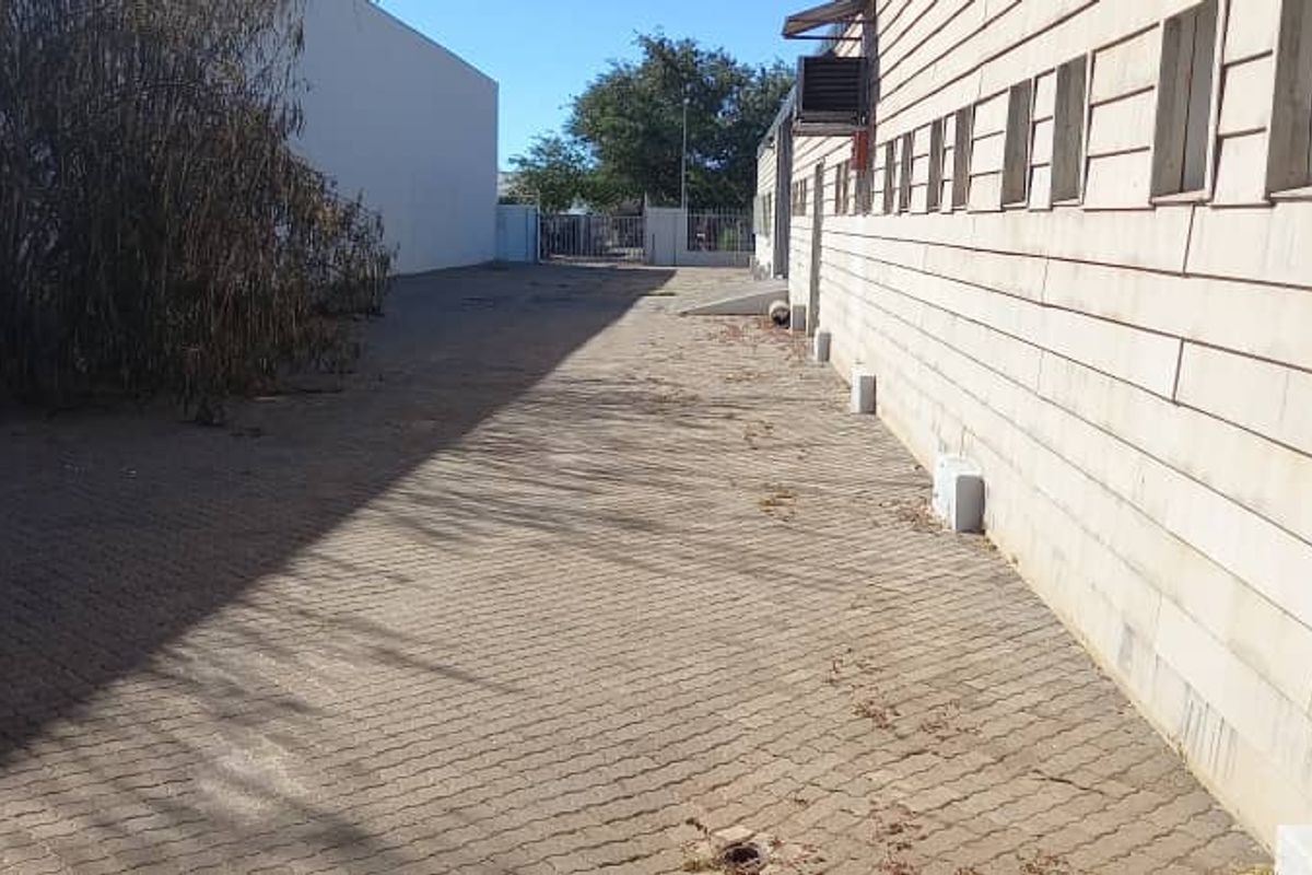 Warehouse with Offices & Butchery with Cooling Room - Photo 4