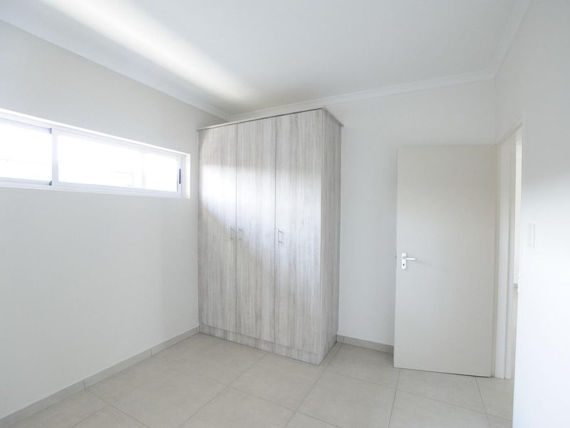 2 BEDROOM APARTMENT FOR SALE IN ROCKY CREST - Photo 4