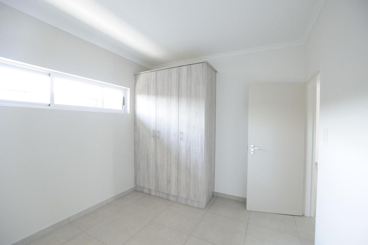 2 BEDROOM APARTMENT FOR SALE IN ROCKY CREST - Photo 4