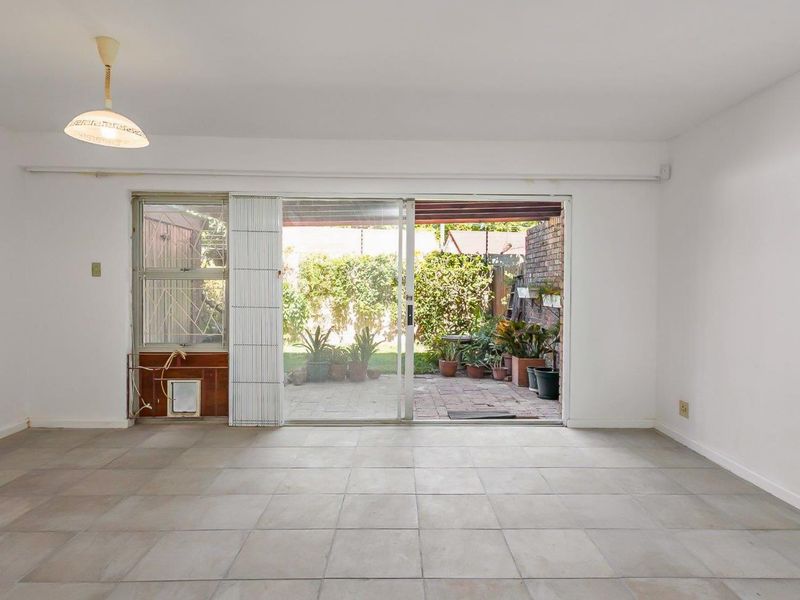 Secure double story townhouse in small complex of 5 units. - Photo 10