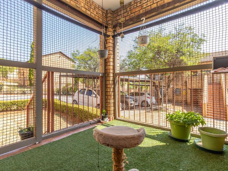 Charming Two Bedroom  Apartment in Amorosa - Photo 10