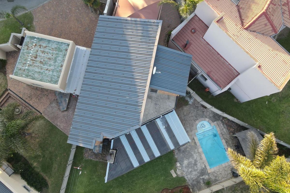 Secure Family Home For Sale in Terenure Kempton Park: Spacious Townhouse with Pool & Prime Security - Photo 2