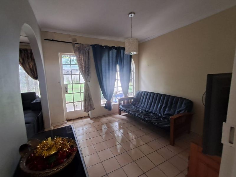 Energy-Efficient Property with Income-Generating Flat - Exceptional Investment Opportunity - Photo 7
