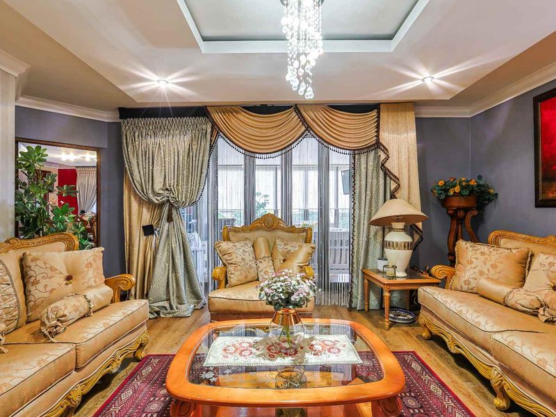Elegant Family Living in Prestigious Thornwoods Estate, Faerie Glen - Photo 8