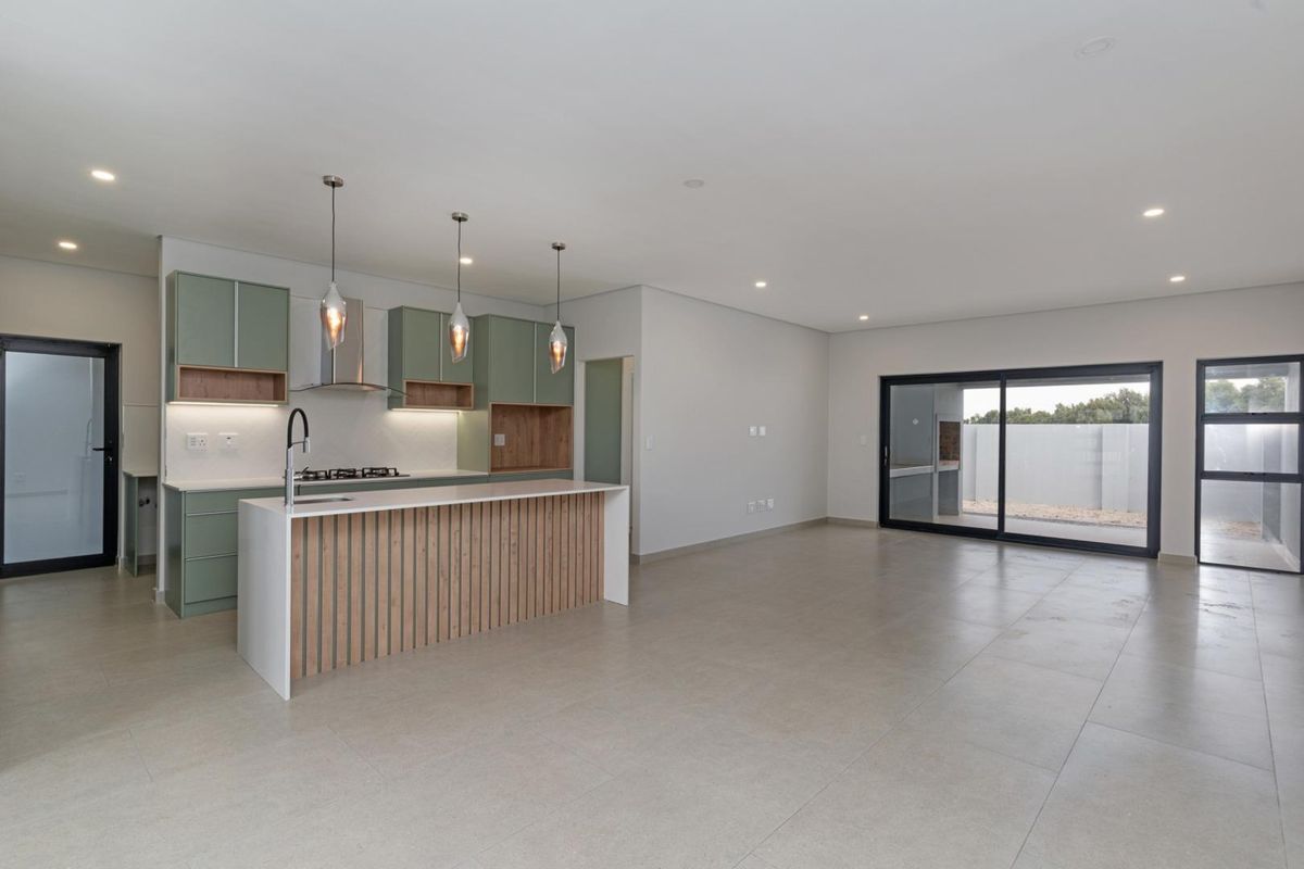 Modern Elegance in Prime Sandown – Brand New 4-Bedroom Home under Construction Including Transfer Duty | No VAT - Photo 3