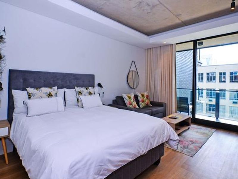 Modern furnished Studio in Station House - Photo 9