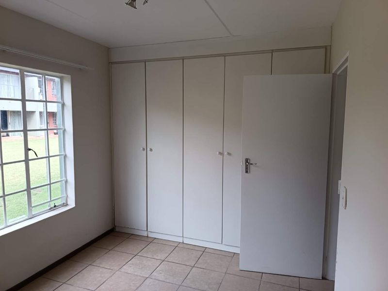 Ground Floor Apartment to Rent in Theresapark Estate | R5 300 - Photo 6