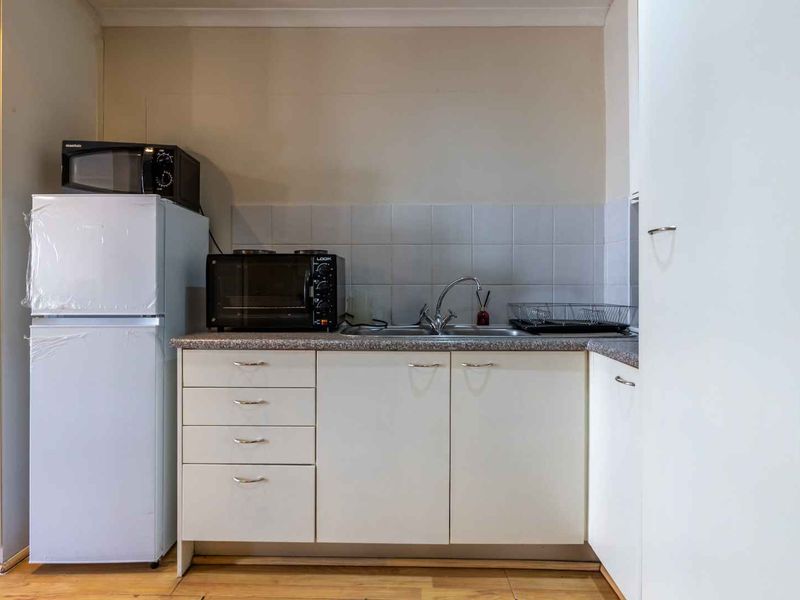 Spacious Studio Apartment for Sale - Photo 3