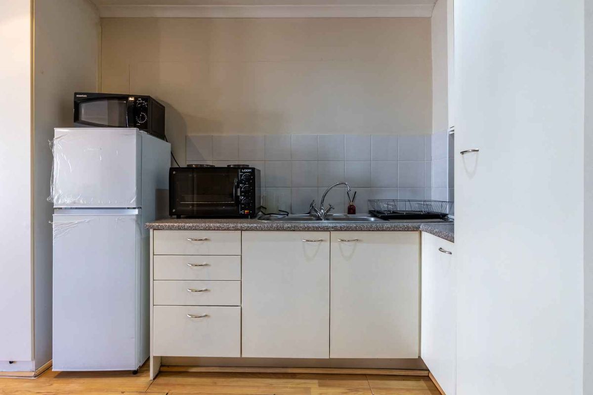 Spacious Studio Apartment for Sale - Photo 3