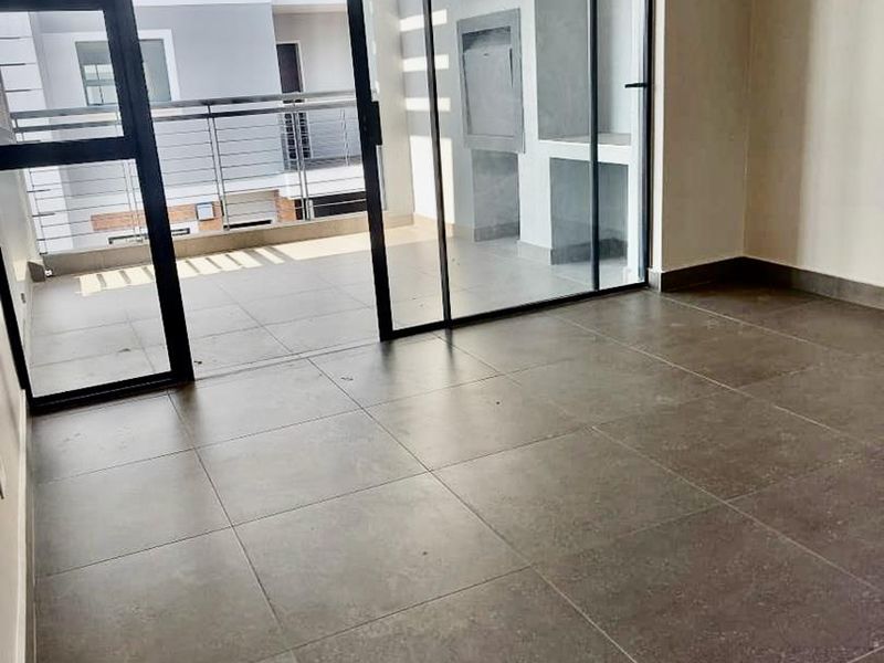 1 bedroom Loft unit in a small Security Estate!! - Photo 6