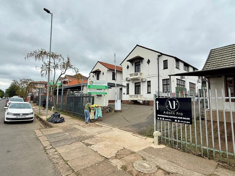 Prime Commercial Property on Burger Street – Government-Tenanted Investment Opportunity - Photo 3