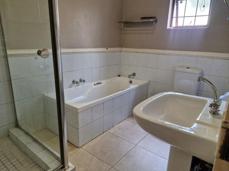 Spacious 1 Bed Garden Apartment - Photo 10