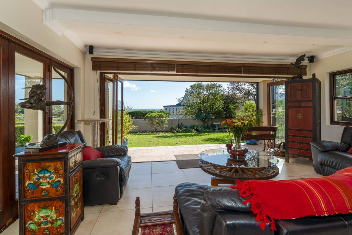 Estate living at its finest boasting stunning views and spacious living options for the extended family - Photo 3