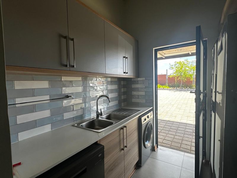 Modern Townhouse in Wild Olive Retirement Village - Photo 4