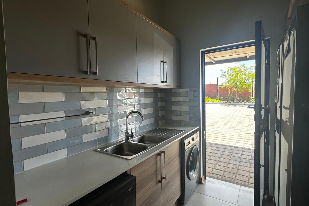 Modern Townhouse in Wild Olive Retirement Village - Photo 4