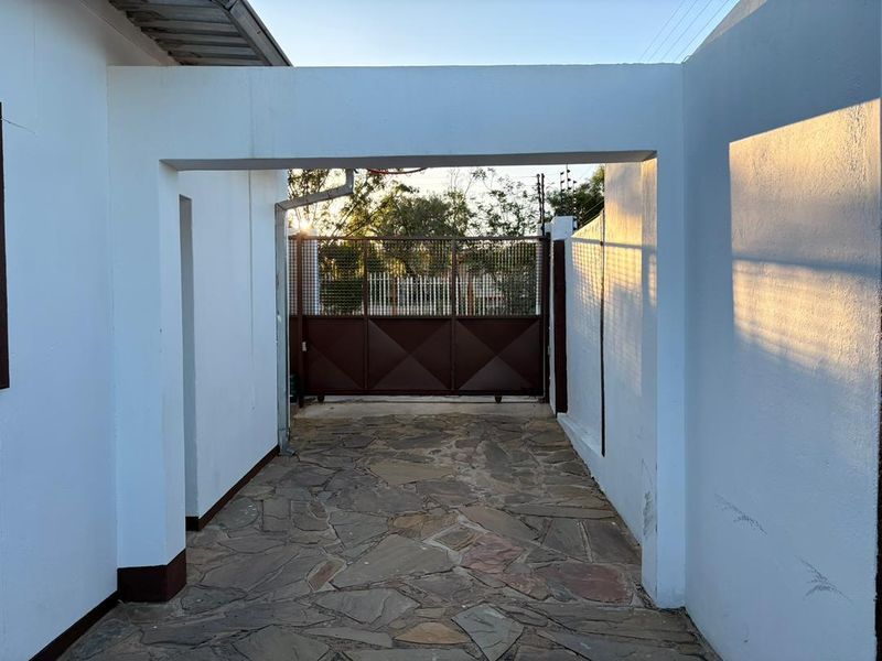3 BEDROOM HOUSE FOR SALE - KHOMASDAL - Photo 9