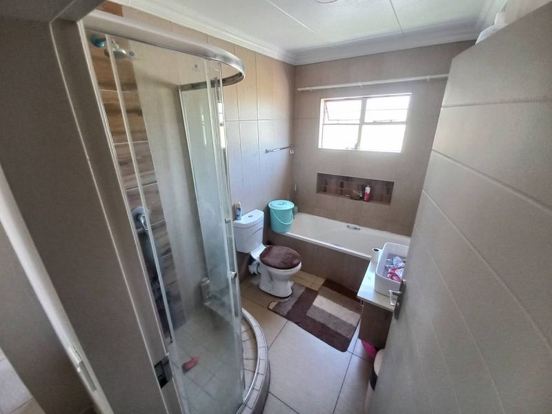 Spacious Living and Peace of Mind in Grand West Estate! - Photo 7