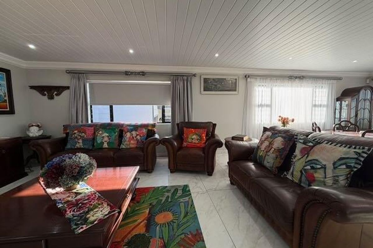 Elevated Coastal Estate Living with Sea Views, Versatile Accommodation and Exceptional Garaging - Photo 4