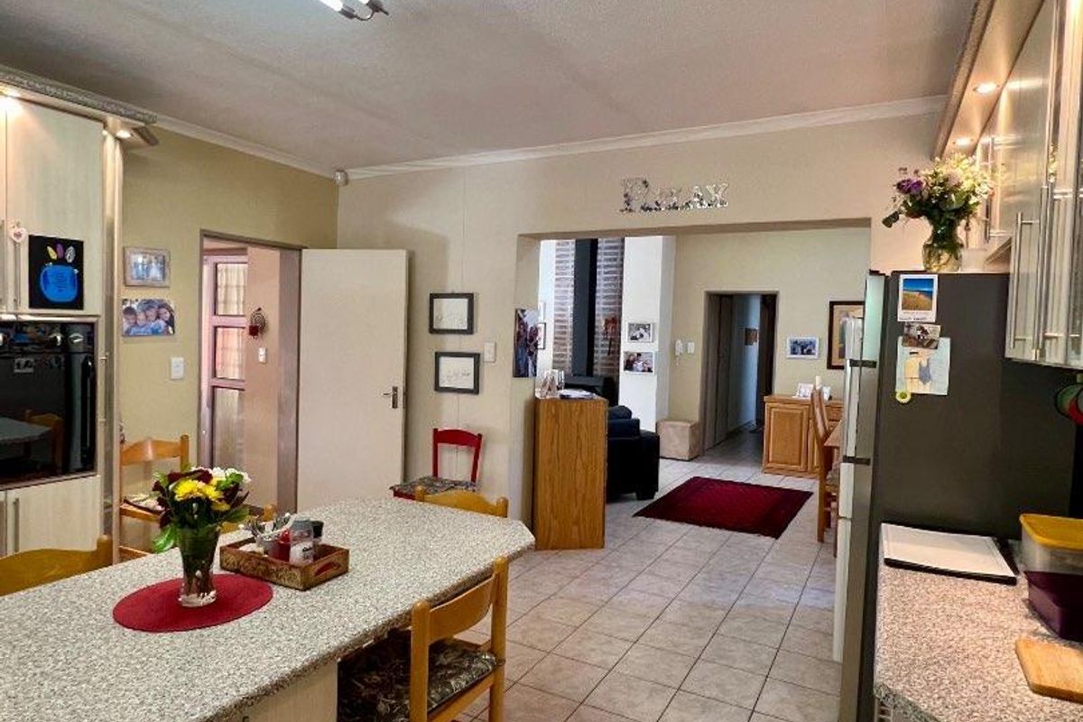 One level home for sale - Photo 3