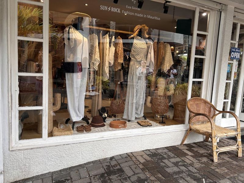 Signature fashion house-Concept store - Photo 2