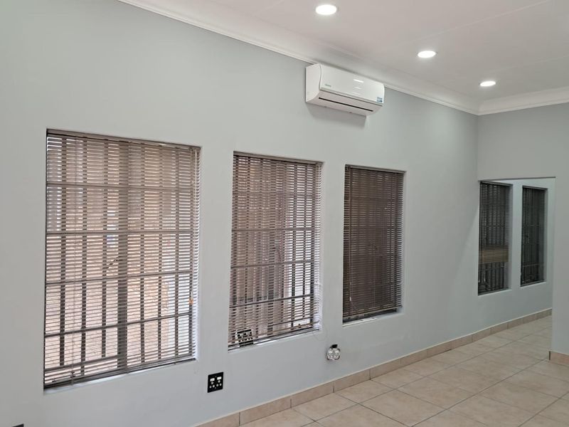Prime Commercial Office Space in a Strategic Business Location - Photo 3