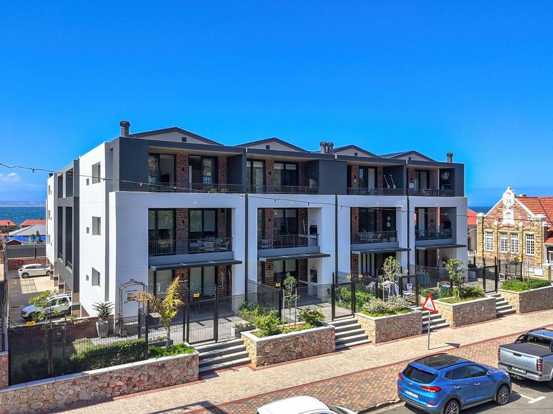 Prime Coastal Investment: Fully Furnished Apartment with Sea Views - Price Includes VAT - No Transfer Duty - Photo 5