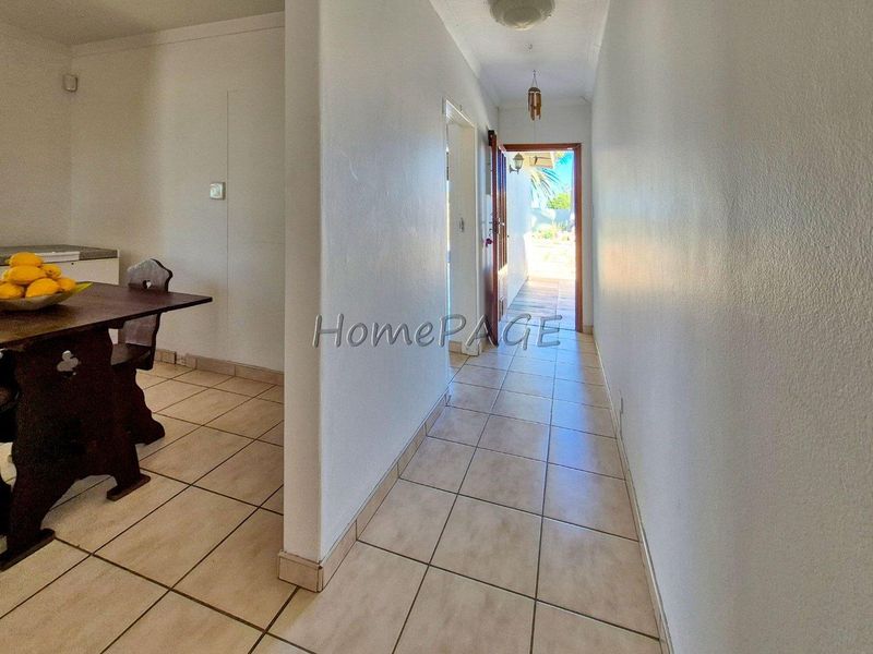 Meersig, Walvis Bay:  Attractive VERY NEAT 5 Bedr home with Flat is for Sale - Photo 6