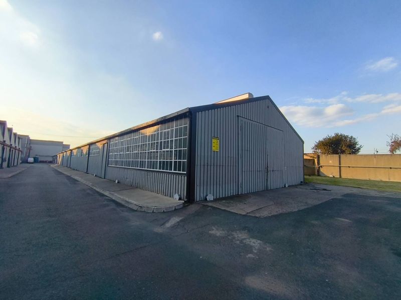 1,025m2 Warehouse To Let in Benoni - Photo 3