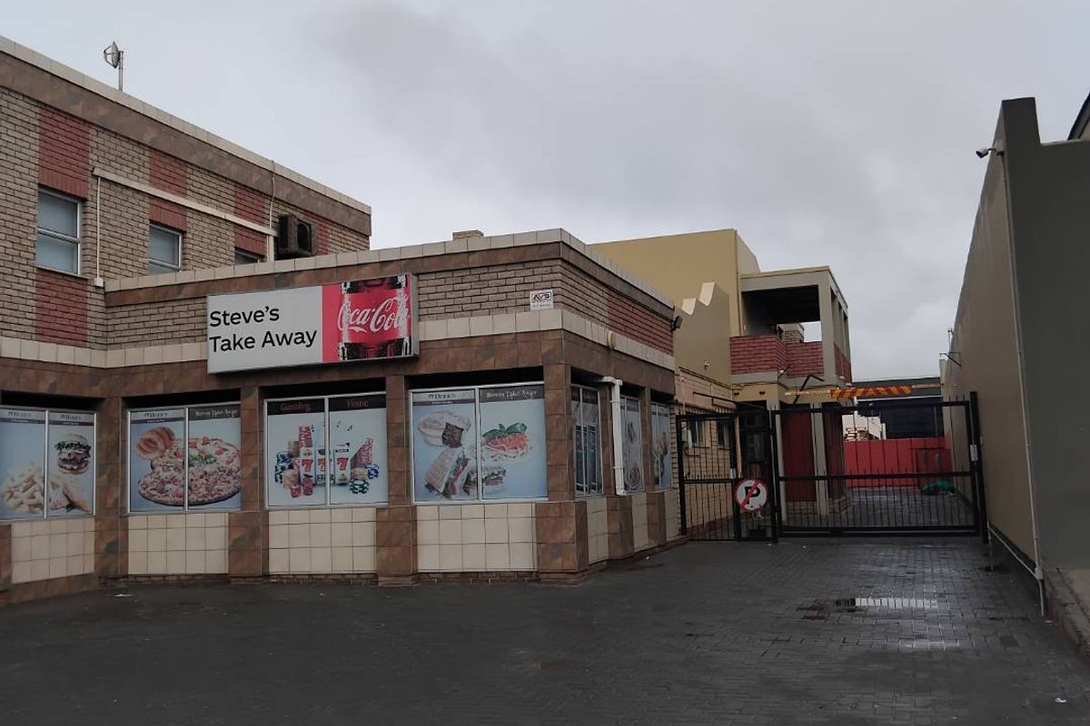 Well established, profitable and successfully operating restaurant, take away, conference center and casino in the heart of Walvis Bay - Photo 2