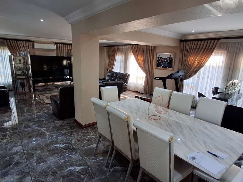 Spacious Double-Storey Home in New Market Park Awaits You! - Photo 8