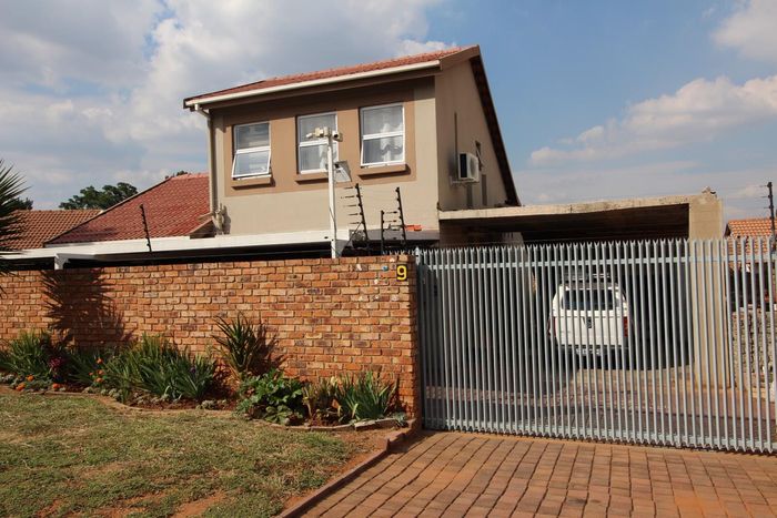 Property #2472405, House For Sale in Noordwyk