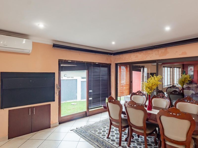 Spacious Family Home for Sale - Photo 10