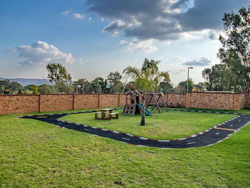 8. Peace of Mind at Honeypark Roodepoort- 24 hr Security and CCTV - Photo 2