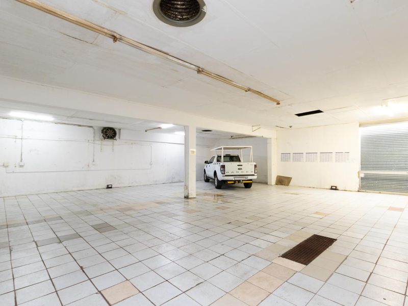 Warehouse and Office space in Quiet suburb of Heathfield - Photo 4