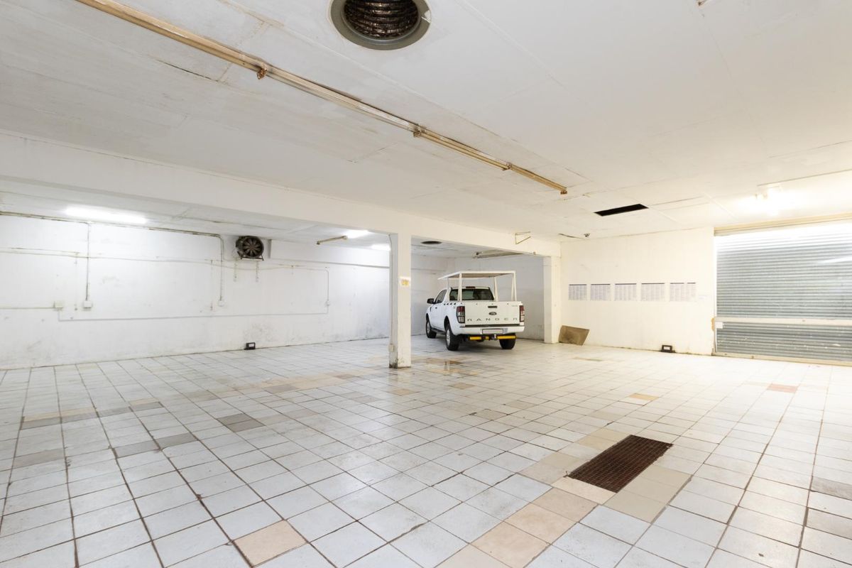 Warehouse and Office space in Quiet suburb of Heathfield - Photo 4