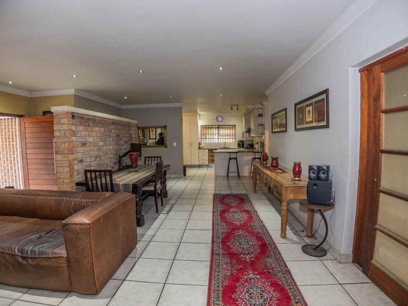 3 Bedroom House, Brackenfell - Photo 5