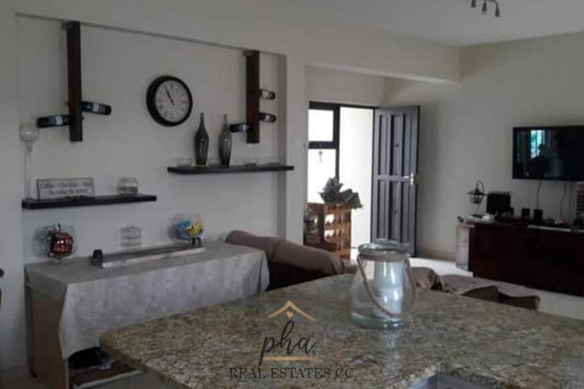 2 BEDROOM TOWNHOUSE FOR SALE - WALVIS BAY - Photo 2