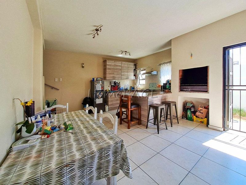 Fairway Estates, Walvis Bay:  2 Bedr Double Storey Unit is for Sale - Photo 10
