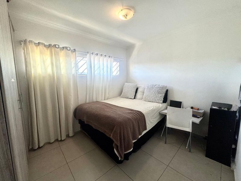 2 Bedroom Townhouse For Sale in Rocky Crest - Photo 8