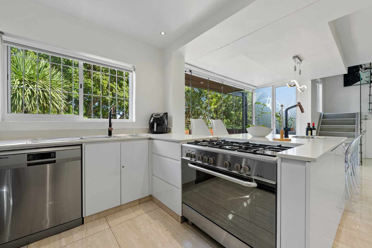 Furnished 3-Bedroom Home with Pool in Fresnaye - Photo 4