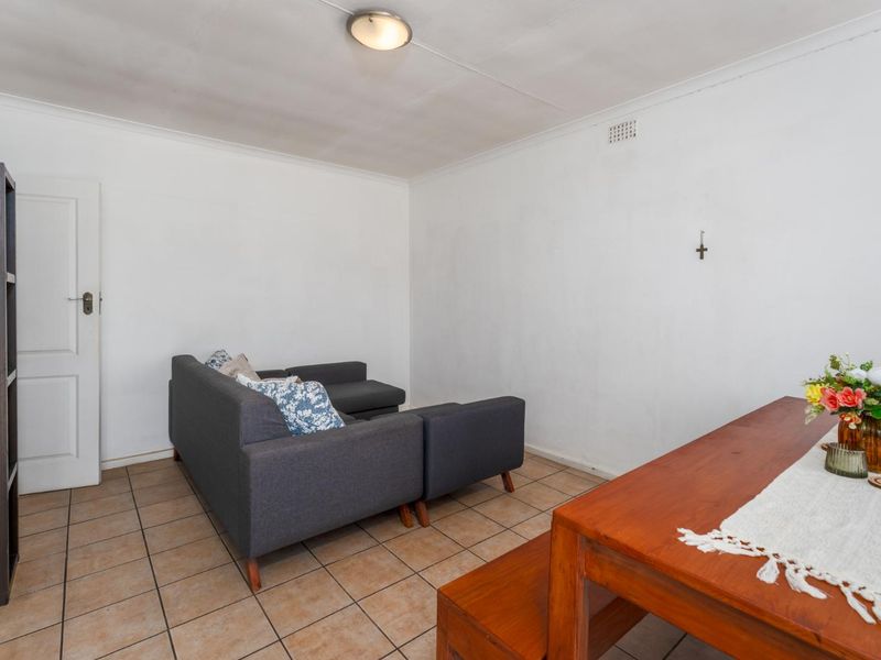 Spacious Family Home with Large Grounds in Montague Gifts, Lotus River - Photo 5