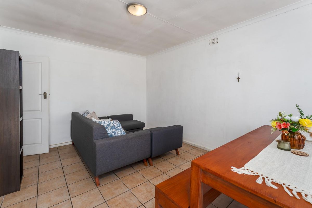 Spacious Family Home with Large Grounds in Montague Gifts, Lotus River - Photo 5