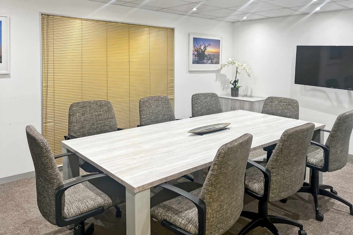 Private office space for 5 persons in Regus Pietersburg, Limpopo - Photo 4