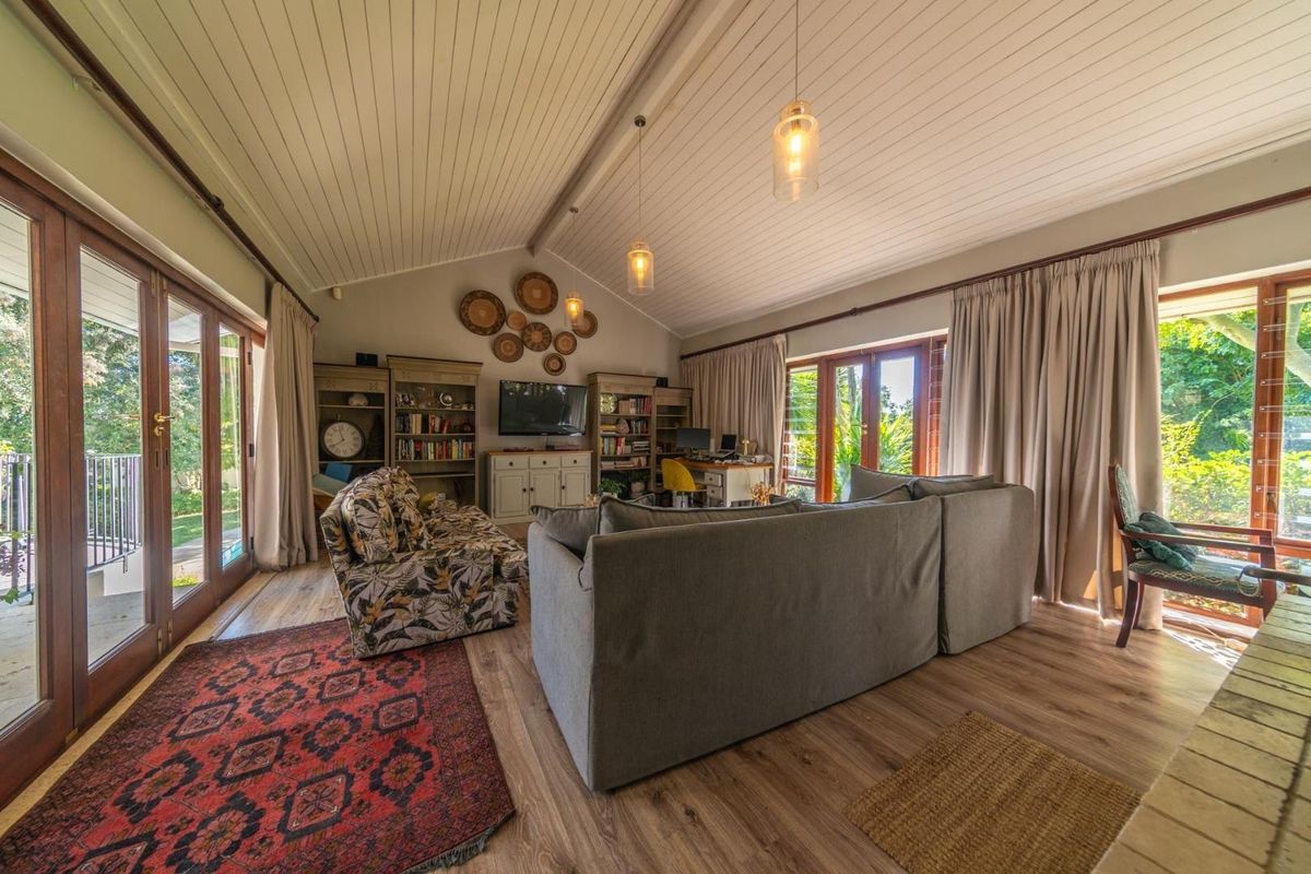 Furnished 4 Bedroom house to rent - Photo 2