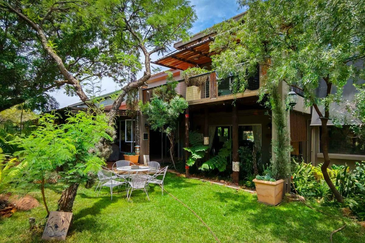 Own this retreat close to Hartbeespoort Dam - Photo 3