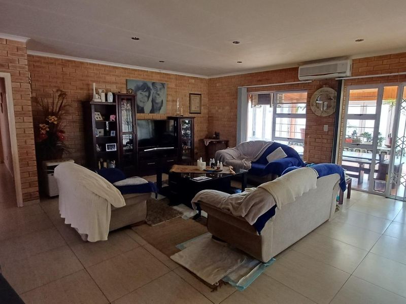 Family home with flat - Photo 9