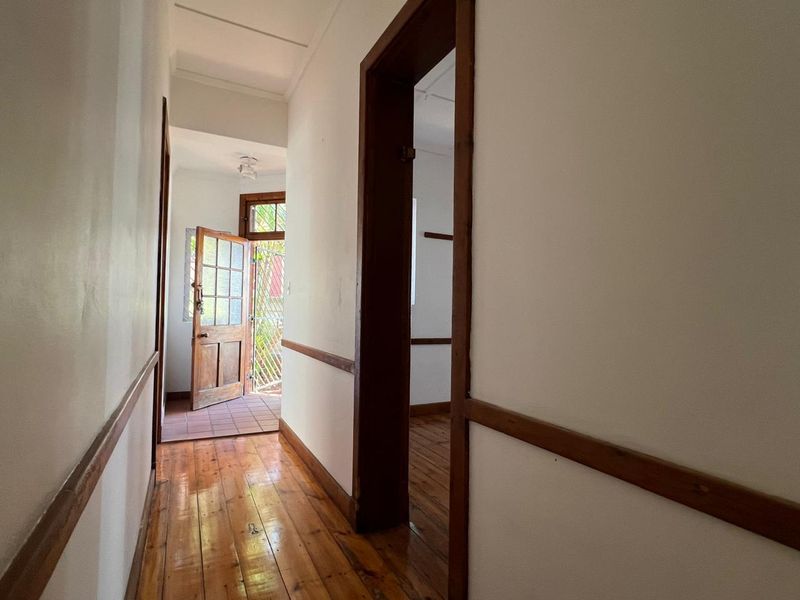 *Spacious and Bright Ground-Floor Apartment with Exclusive Garden** - Photo 4