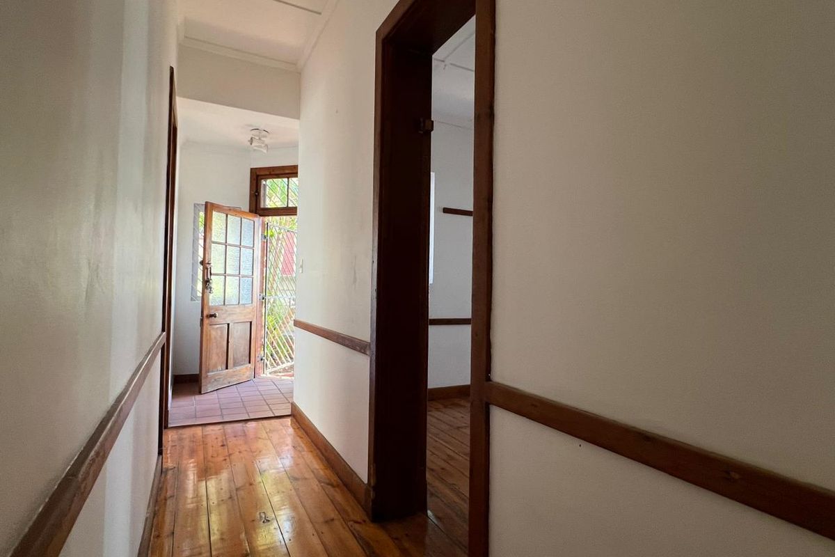 *Spacious and Bright Ground-Floor Apartment with Exclusive Garden** - Photo 4